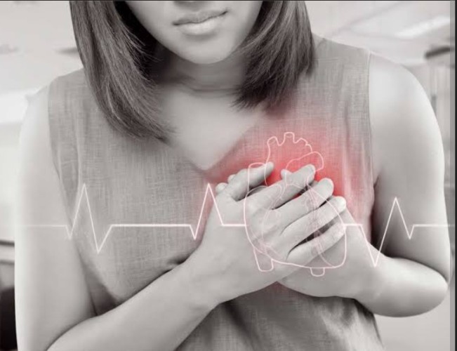 Ilustrasi perempuan alami serangan jantung. [Int]